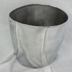 Modernist Silver Metal Vase Decor‎ Home Accent Table Centerpiece